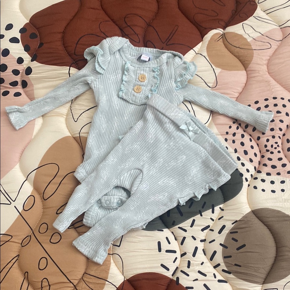 Catherine Malandrino Baby Outfit in Soft Blue